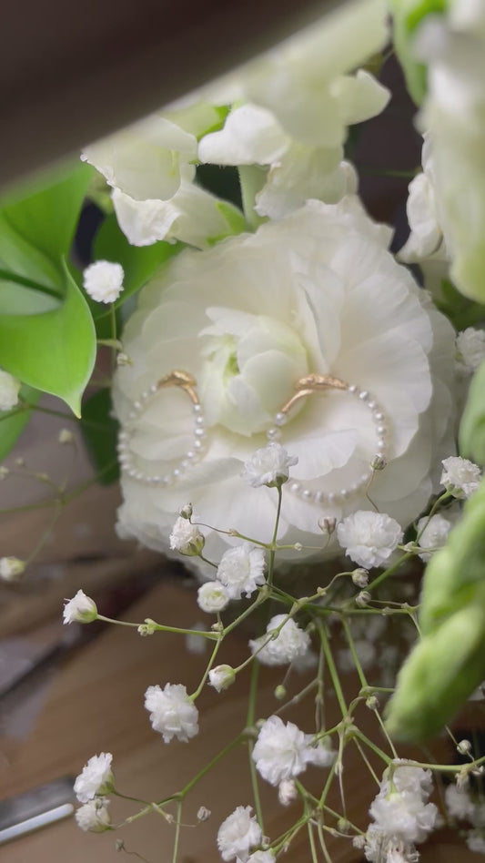 Pearl familiar earrings